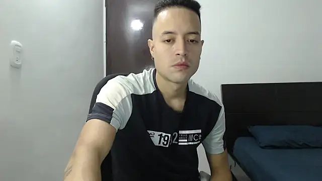 Snapshot of dimitriquiet05 chatting on December 2024 07:11:02 AM dimitriquiet05 online show from December 2024 07:11:02 AM