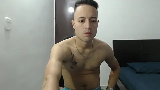 Snapshot of dimitriquiet05 chatting on December 2024 06:09:01 AM dimitriquiet05 online show from December 2024 06:09:01 AM