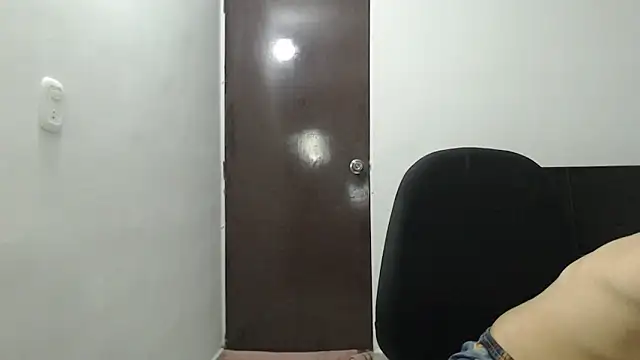 Snapshot of dimitriquiet05 chatting on December 2024 05:09:02 AM dimitriquiet05 online show from December 2024 05:09:02 AM