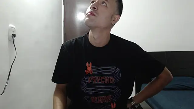 Snapshot of dimitriquiet05 chatting on January 2025 02:17:01 AM dimitriquiet05 online show from January 2025 02:17:01 AM