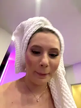 ChloeMarsch online show from October 2025 04:18:02 AM