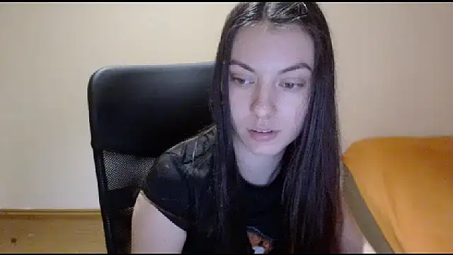 CuteJollie4U online show from December 2024 04:57:01 PM