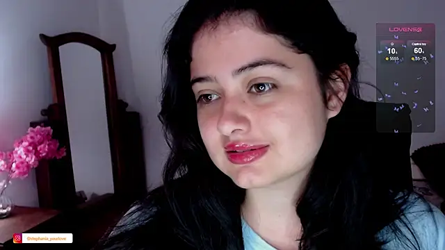 Stephania 18 online show from November 2025 02:53:02 PM