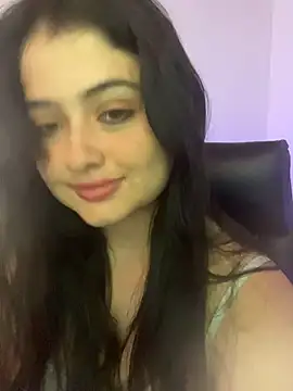 Stephania 18 online show from April 2026 08:06:02 PM