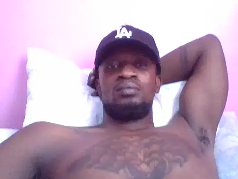 Snapshot of Tonedom chatting on October 2025 09:55:01 AM Tonedom online show from October 2025 09:55:01 AM