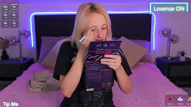 Selena Lily online show from September 2025 05:53:02 AM