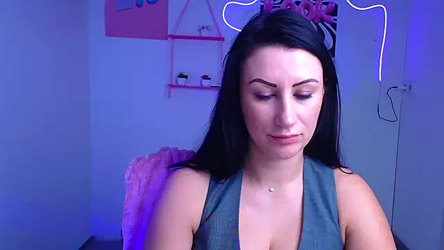 Loren Moa online show from November 2025 07:33:02 AM