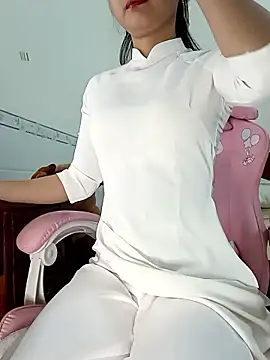    Erin    online show from January 2026 01:10:02 AM