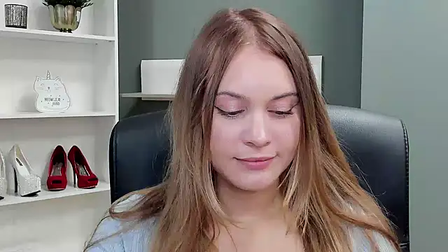 kitty valeria online show from October 2025 01:42:01 PM