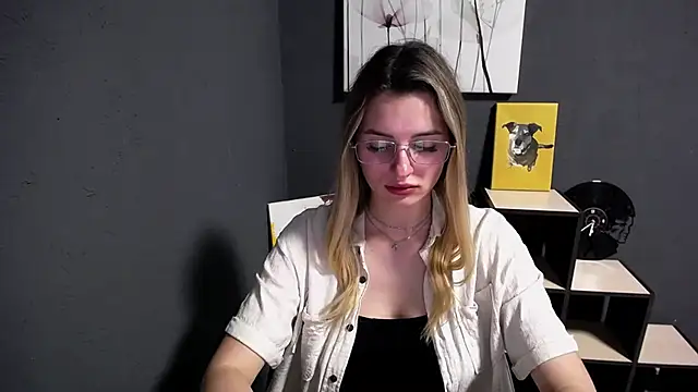 Snapshot of lady_olivia_ chatting on May 2026 12:33:02 PM lady olivia online show from May 2026 12:33:02 PM