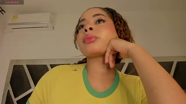 Snapshot of Samanntha_Rose chatting on January 2026 07:45:01 PM Samanntha Rose online show from January 2026 07:45:01 PM