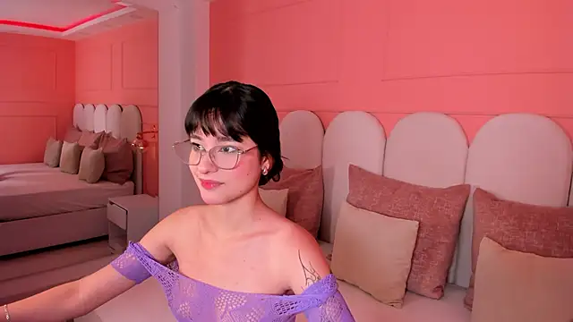 emilly williams  online show from January 2025 05:04:02 PM