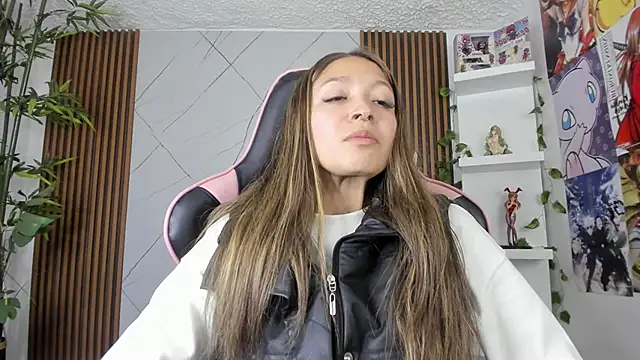 Victoria Adams14 online show from February 2025 12:47:01 PM