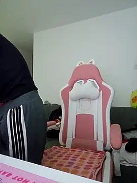 azumiichan online show from April 2026 12:01:01 AM