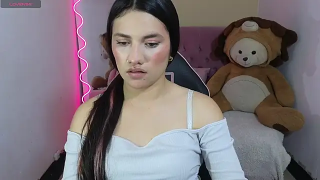 Chiara tay online show from November 2025 03:06:02 AM