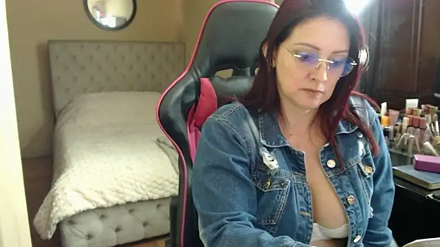 Carol Scottt online show from June 2026 04:44:01 PM