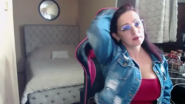 Carol Scottt online show from July 2026 03:10:01 PM