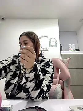 SophiaLaurens online show from February 2025 03:37:02 PM