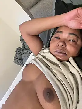 Snapshot of JCCaramelbarbie1 chatting on January 2025 01:17:01 PM JCCaramelbarbie1 online show from January 2025 01:17:01 PM