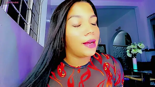 Snapshot of Oficial_angela chatting on December 2024 05:40:02 AM Oficial angela online show from December 2024 05:40:02 AM