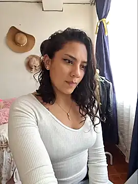 Snapshot of Thaliacooper_ chatting on January 2025 06:59:02 PM Thaliacooper online show from January 2025 06:59:02 PM