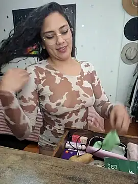 Thaliacooper  online show from August 2026 11:47:01 PM