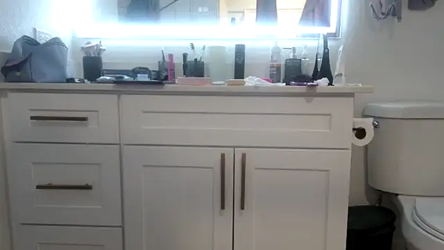 QueenLolaX online show from April 2026 04:27:01 AM