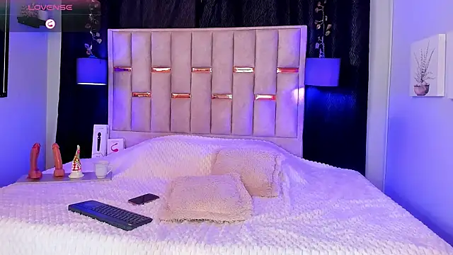 Megan Do Santos online show from October 2025 08:20:02 PM