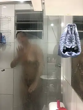 Snapshot of bellinii07 chatting on February 2025 04:05:02 AM bellinii07 online show from February 2025 04:05:02 AM