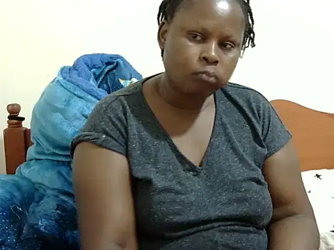 Snapshot of Pretty_lilly02 chatting on October 2025 07:01:02 PM Pretty lilly02 online show from October 2025 07:01:02 PM