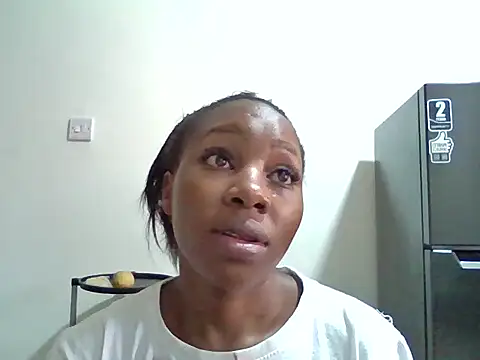 Snapshot of Queen_loveer chatting on February 2026 04:28:02 AM Queen loveer online show from February 2026 04:28:02 AM