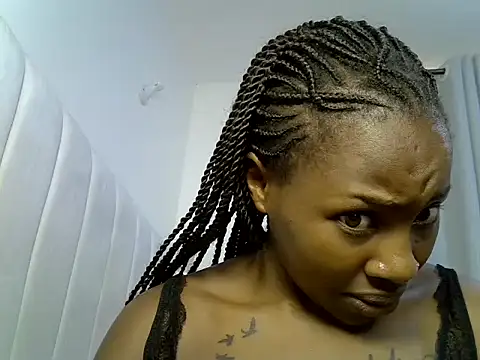Snapshot of Queen_loveer chatting on March 2026 10:42:02 AM Queen loveer online show from March 2026 10:42:02 AM