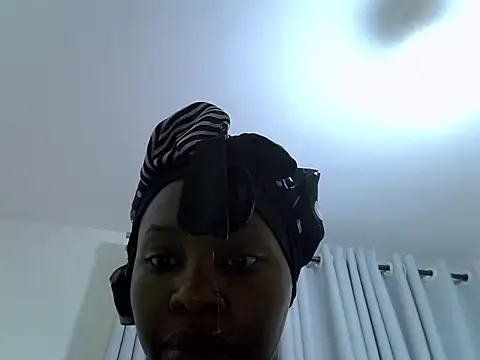 Snapshot of Queen_loveer chatting on March 2026 03:22:02 AM Queen loveer online show from March 2026 03:22:02 AM