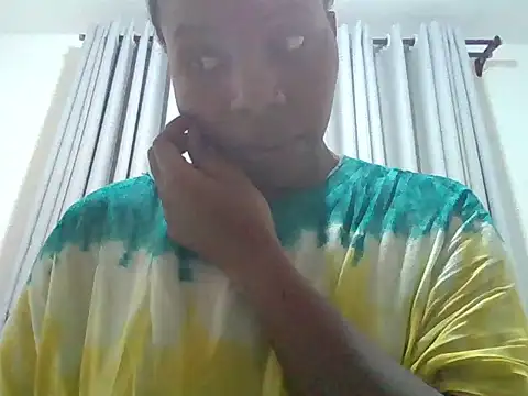 Queen loveer online show from July 2026 10:09:02 PM