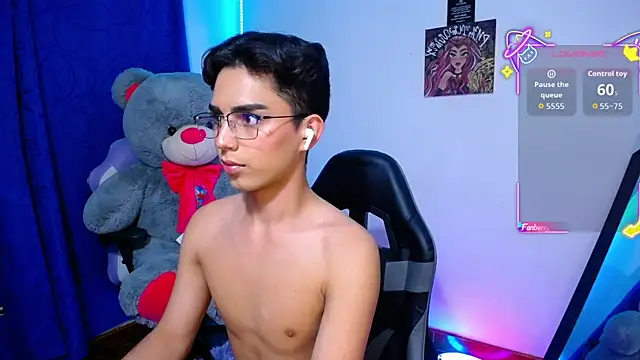 OwenBluee online show from June 2026 09:14:01 AM