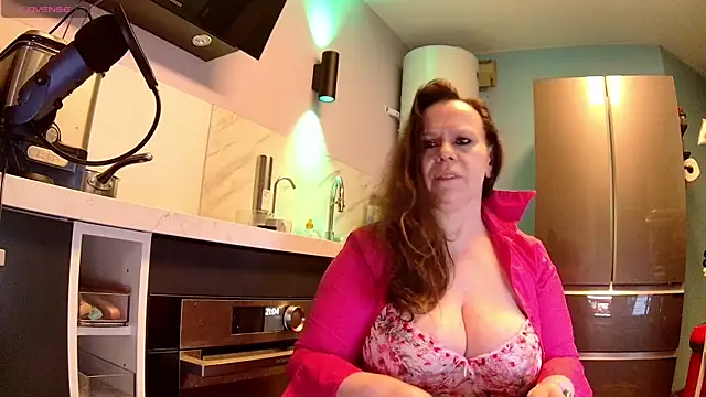 Endrocleia online show from March 2025 08:06:02 PM