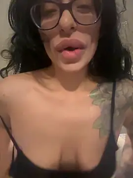 myloveforyouu online show from November 2025 12:50:02 PM