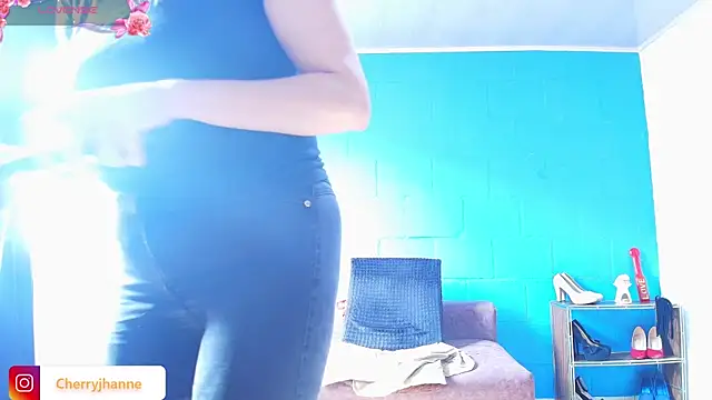 Snapshot of Jhanne_cherry chatting on March 2025 06:25:01 PM Jhanne cherry online show from March 2025 06:25:01 PM