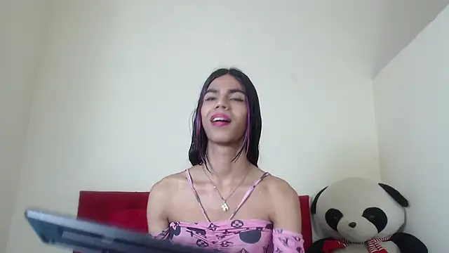 Snapshot of Luluu_08 chatting on January 2025 01:28:01 PM Luluu 08 online show from January 2025 01:28:01 PM