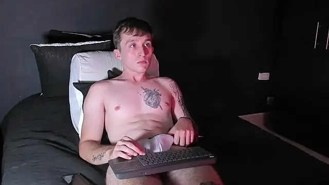 Dylanwhite23  online show from September 2025 09:59:02 PM