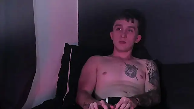 Dylanwhite23  online show from October 2025 10:08:01 PM