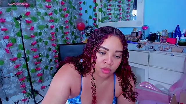 Snapshot of AngelaCoffee chatting on June 2026 08:44:01 PM AngelaCoffee online show from June 2026 08:44:01 PM