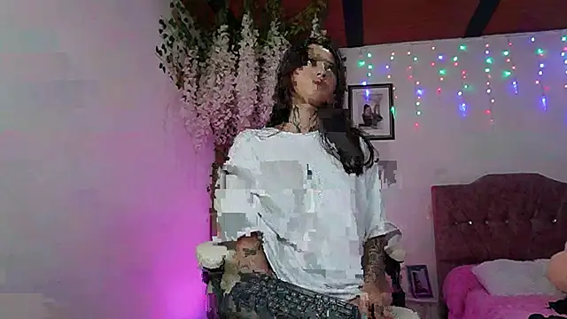 Snapshot of thin_princess chatting on January 2026 03:22:02 AM thin princess online show from January 2026 03:22:02 AM