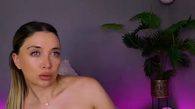 Snapshot of Jessielle chatting on April 2026 02:19:01 PM Jessielle online show from April 2026 02:19:01 PM
