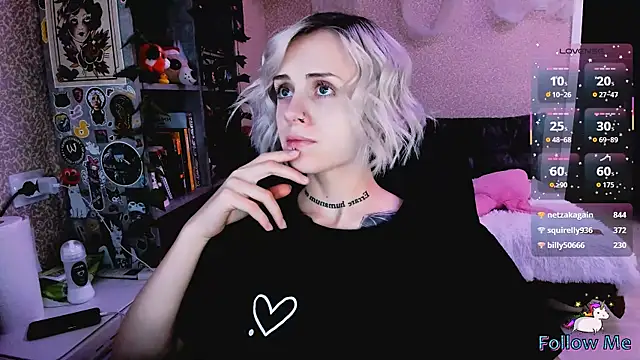 NaniMoore online show from November 2025 09:04:02 PM