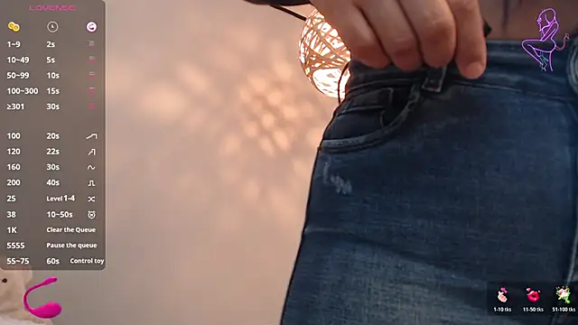 Thayssa ross online show from November 2025 02:43:02 PM