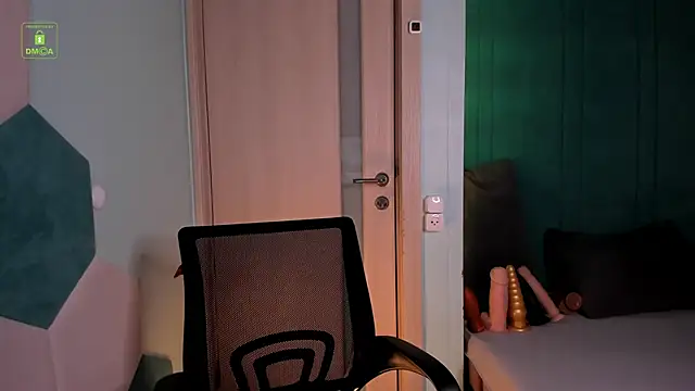 Snapshot of MarkGWalker chatting on February 2025 05:08:01 PM MarkGWalker online show from February 2025 05:08:01 PM