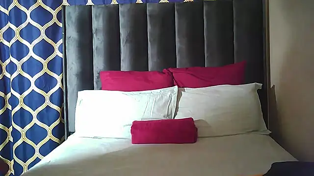 Snapshot of SuvieyX chatting on May 2026 07:28:02 AM SuvieyX online show from May 2026 07:28:02 AM