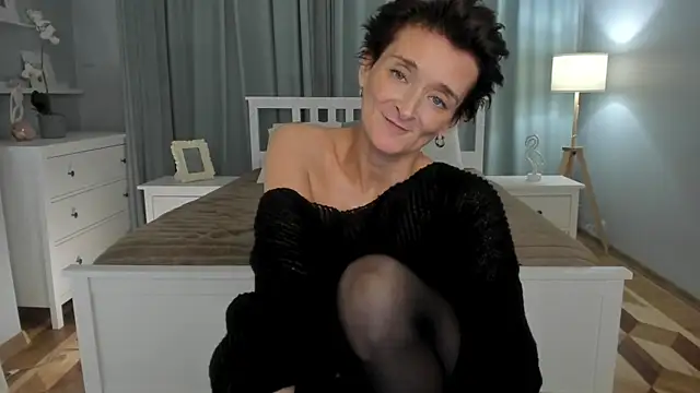 SimonaDeBeauvoir online show from December 2024 07:29:02 PM