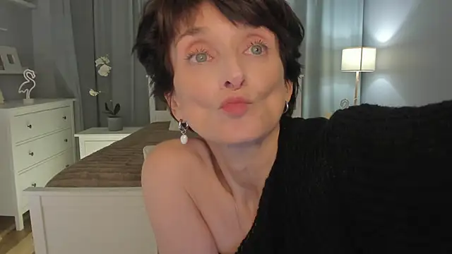 SimonaDeBeauvoir online show from February 2025 01:59:01 PM